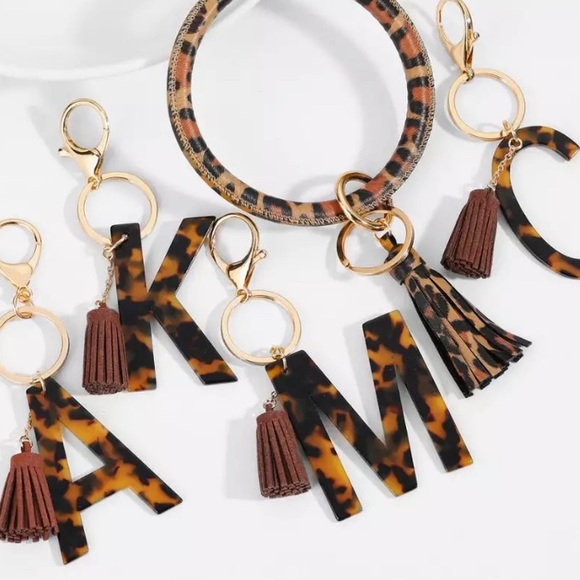 ✨🆕 Leopard Print Key Chain - Picture 2 of 5